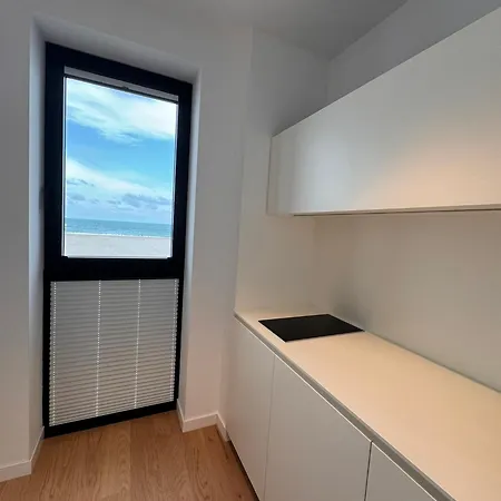 Efinity By The Sea Daire